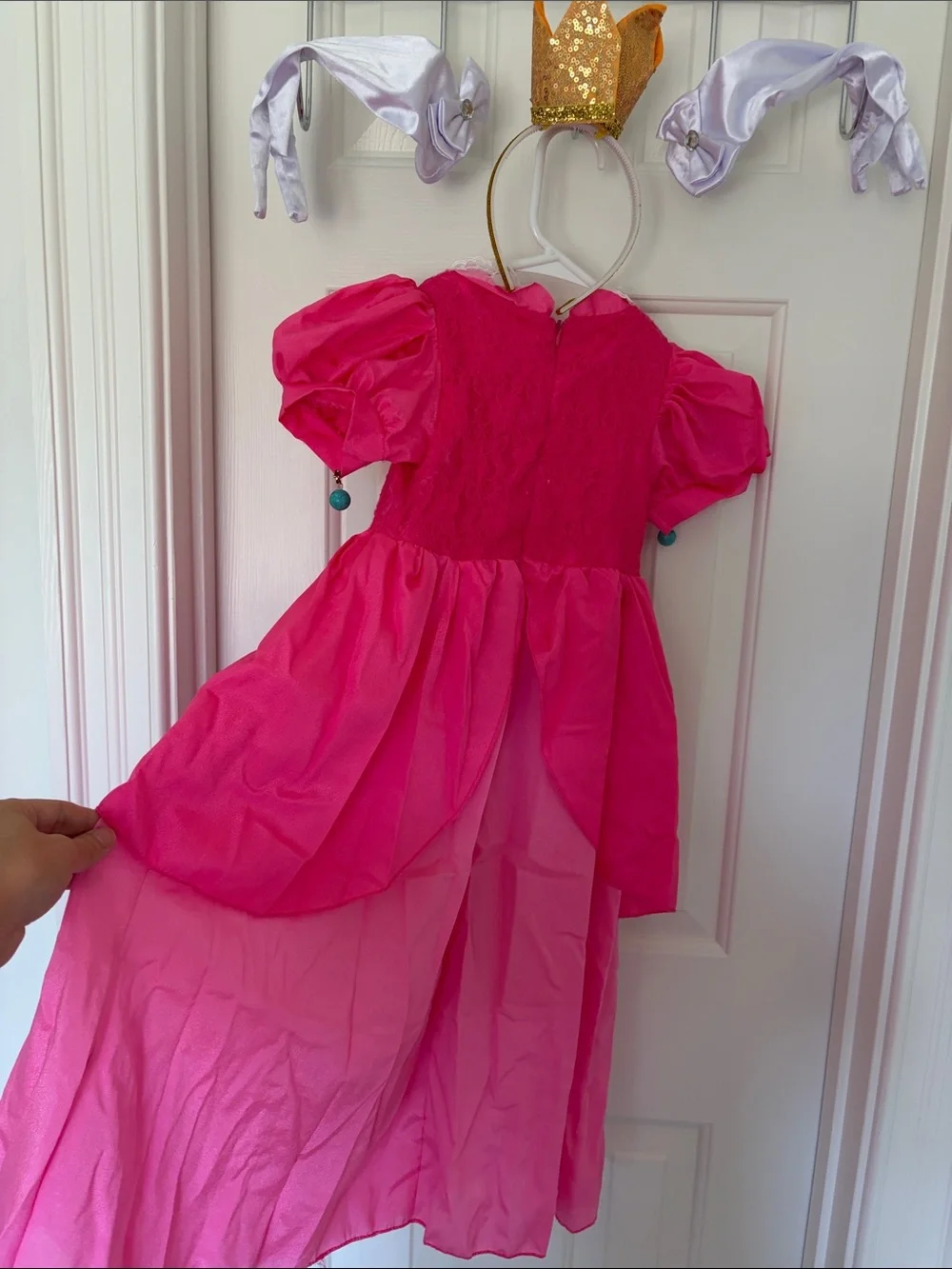 Princess Peach!! Size 100 (3/4) Girls' with Crown, gloves AND earrings!